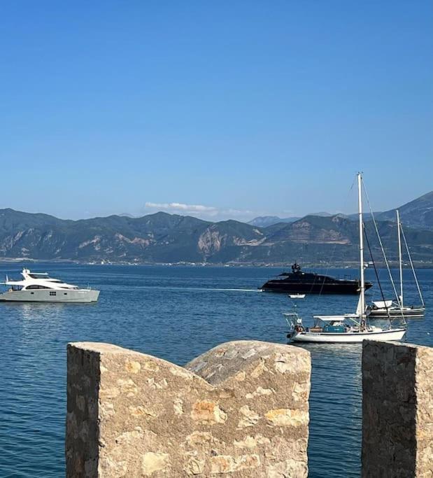 Madame Parisienne Vila Nafpaktos Exterior foto
